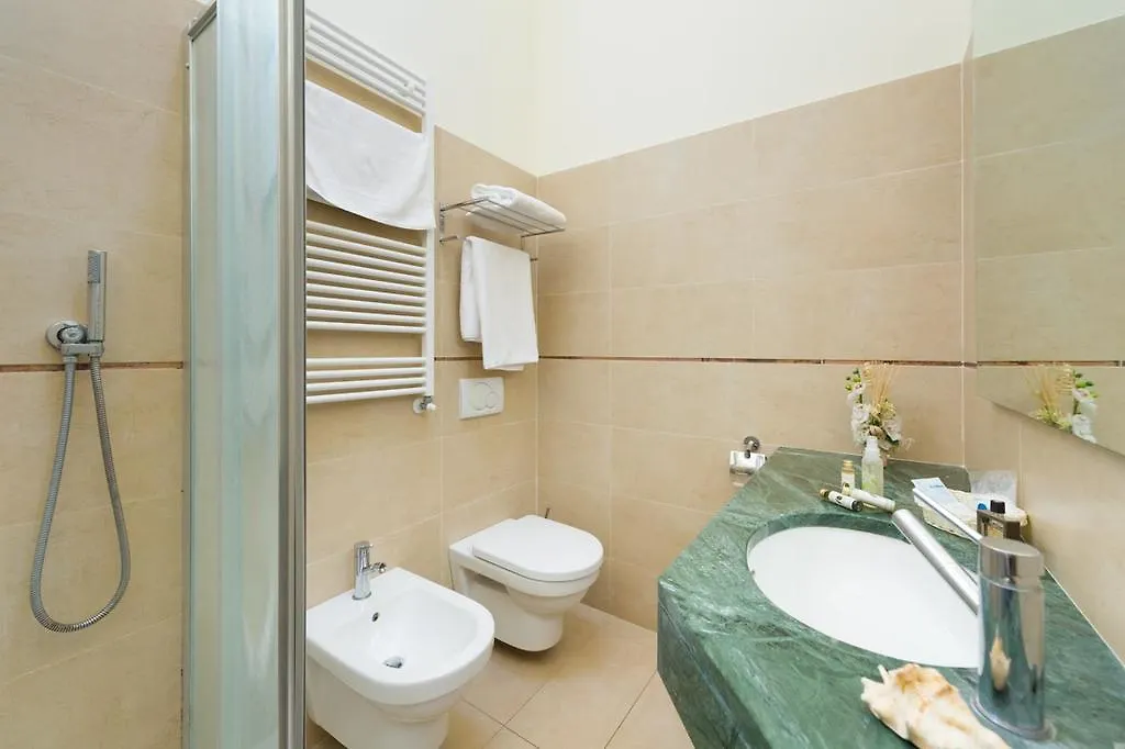 לידו די קאמאיורה Hotel Dei Tigli