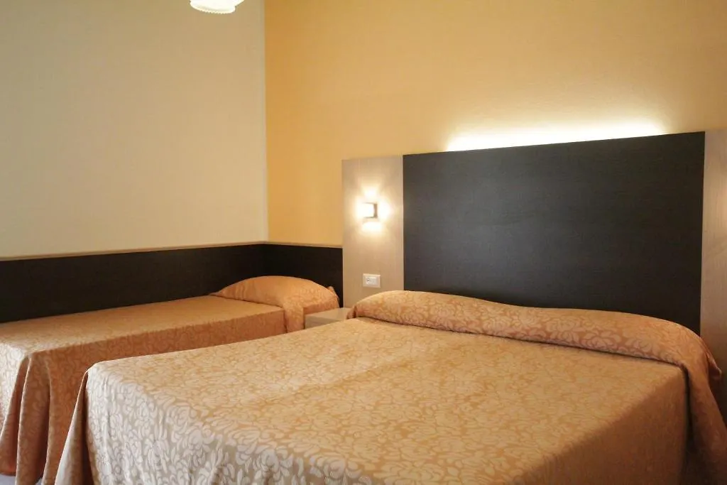 Hotel Dei Tigli Lido di Camaiore 3*,